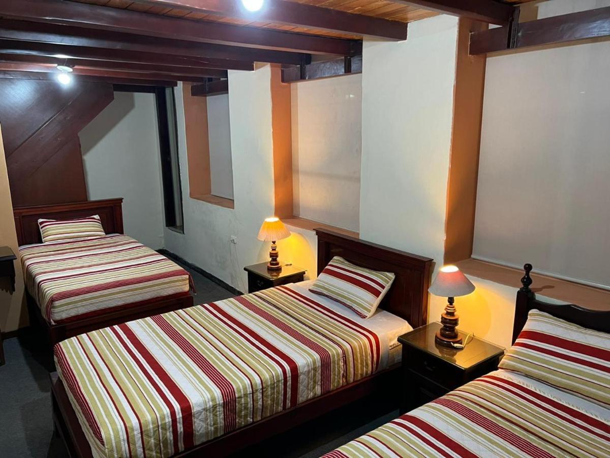 Hostal Victoria Quito Zewnętrze zdjęcie