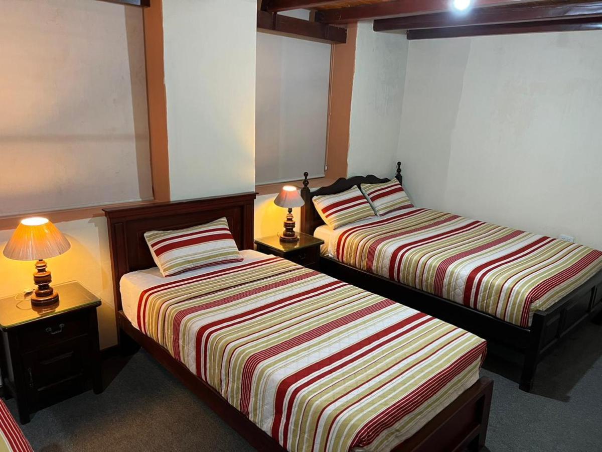 Hostal Victoria Quito Zewnętrze zdjęcie