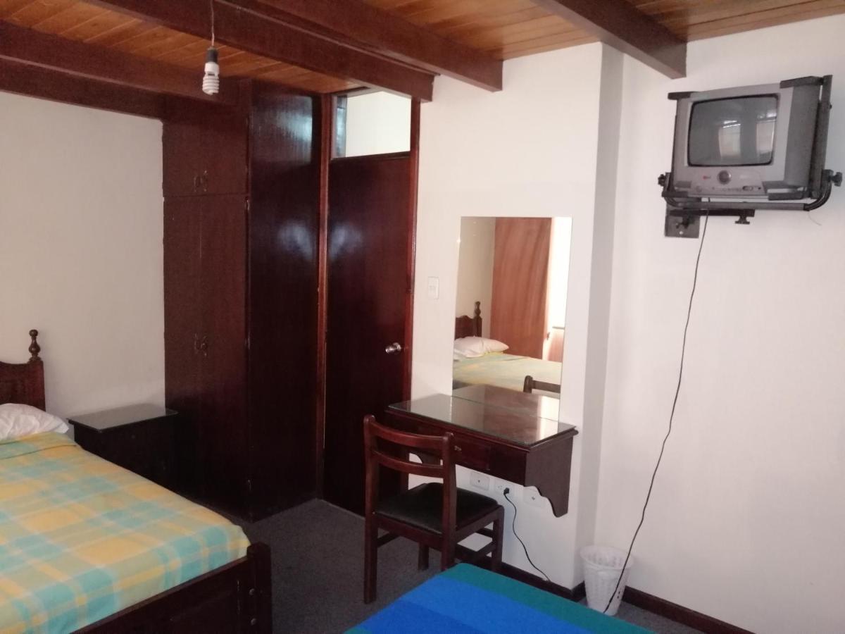 Hostal Victoria Quito Zewnętrze zdjęcie