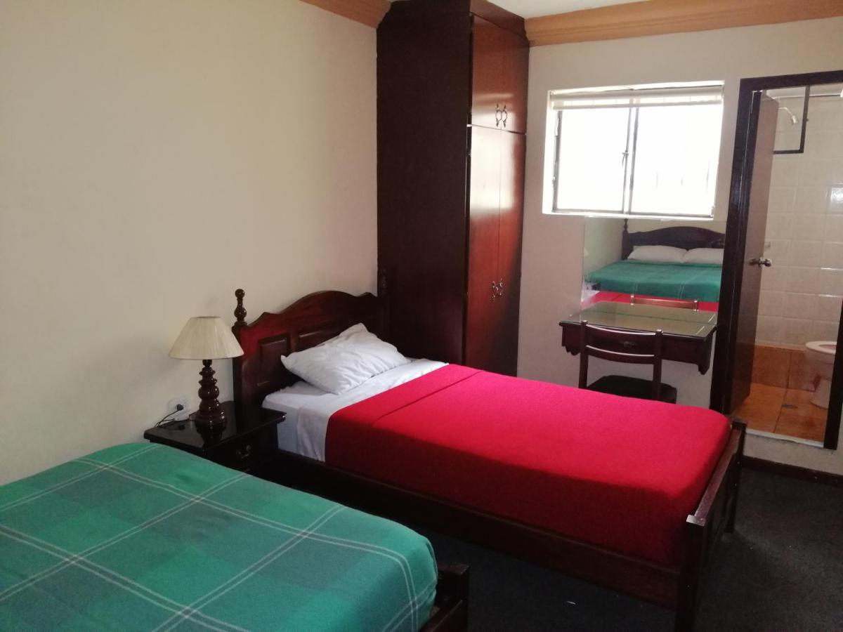 Hostal Victoria Quito Zewnętrze zdjęcie