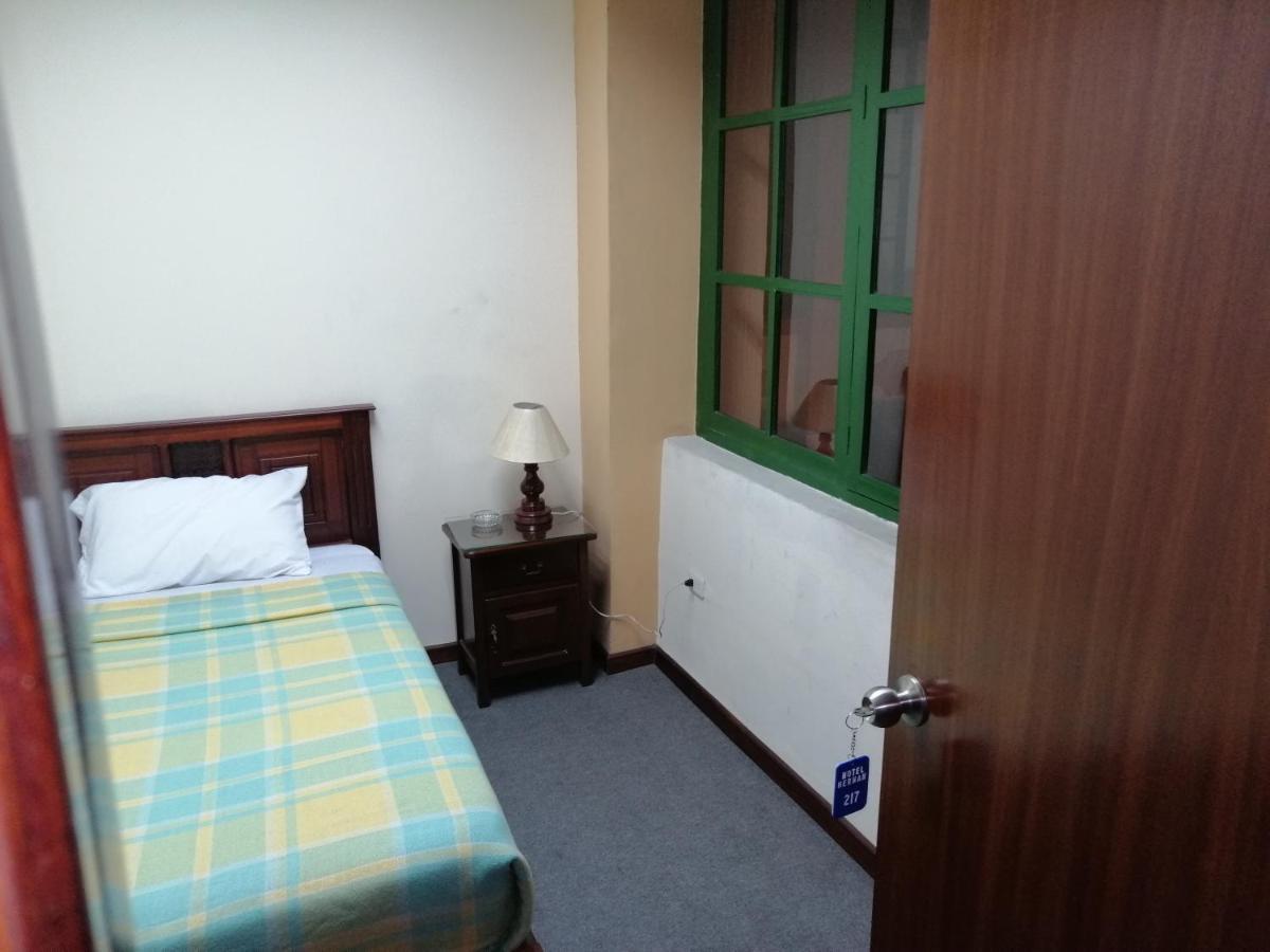Hostal Victoria Quito Zewnętrze zdjęcie