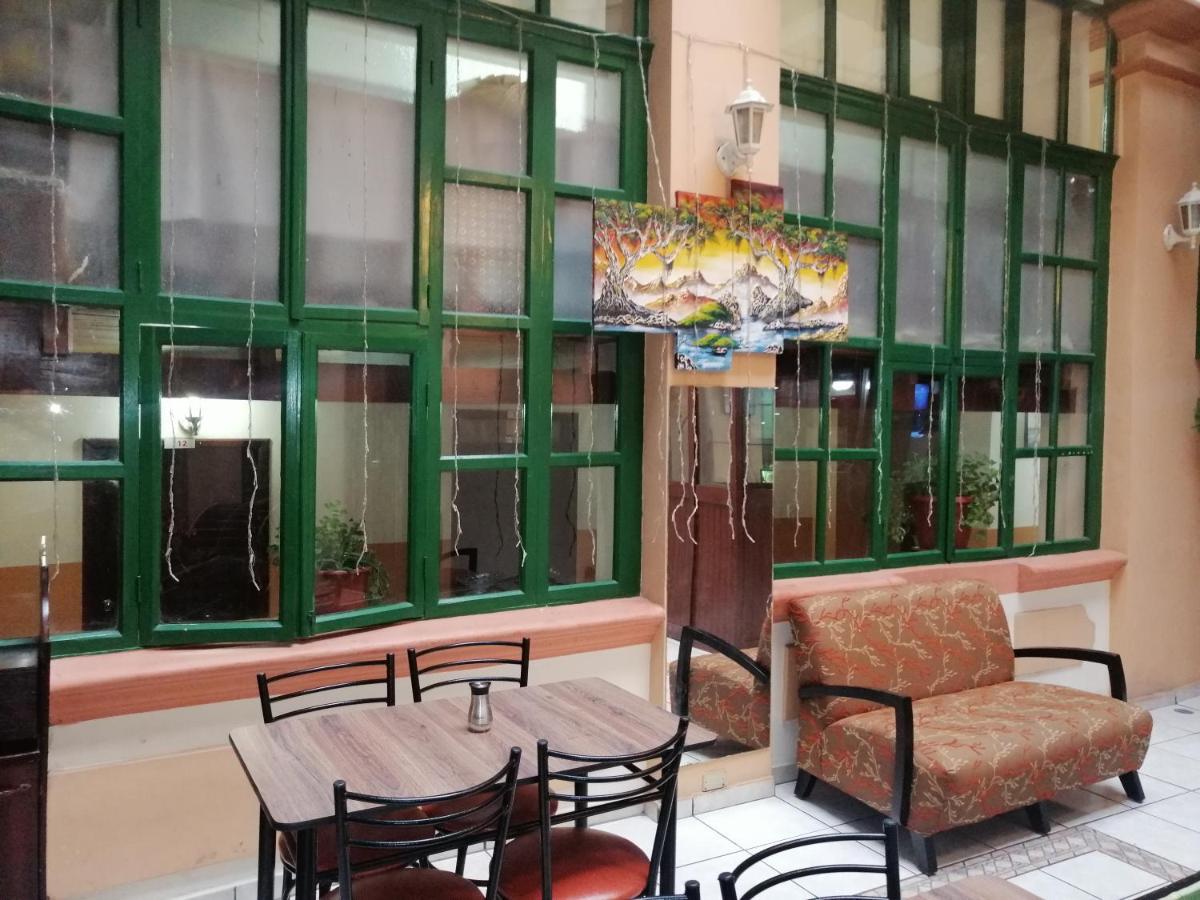 Hostal Victoria Quito Zewnętrze zdjęcie