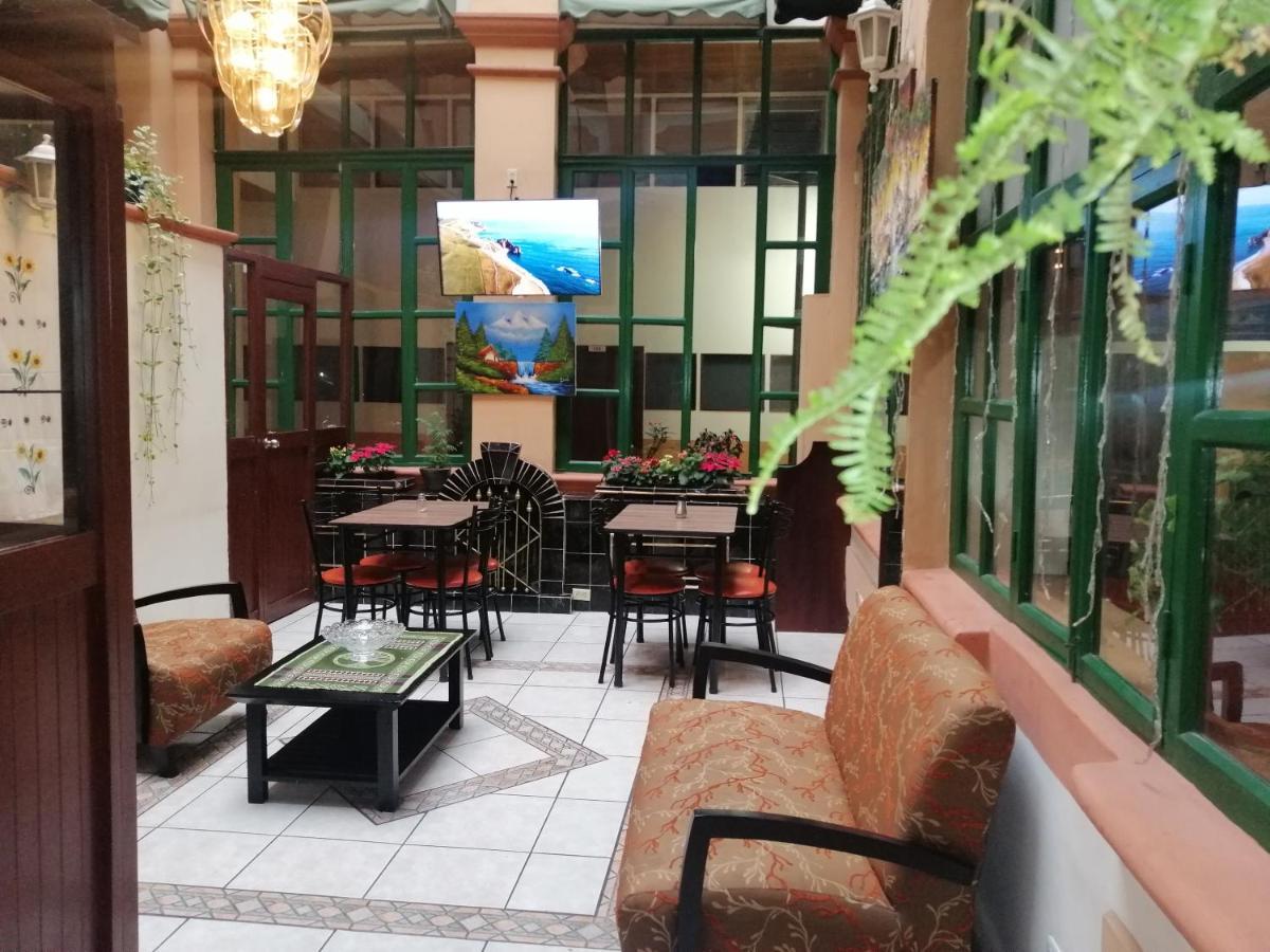 Hostal Victoria Quito Zewnętrze zdjęcie