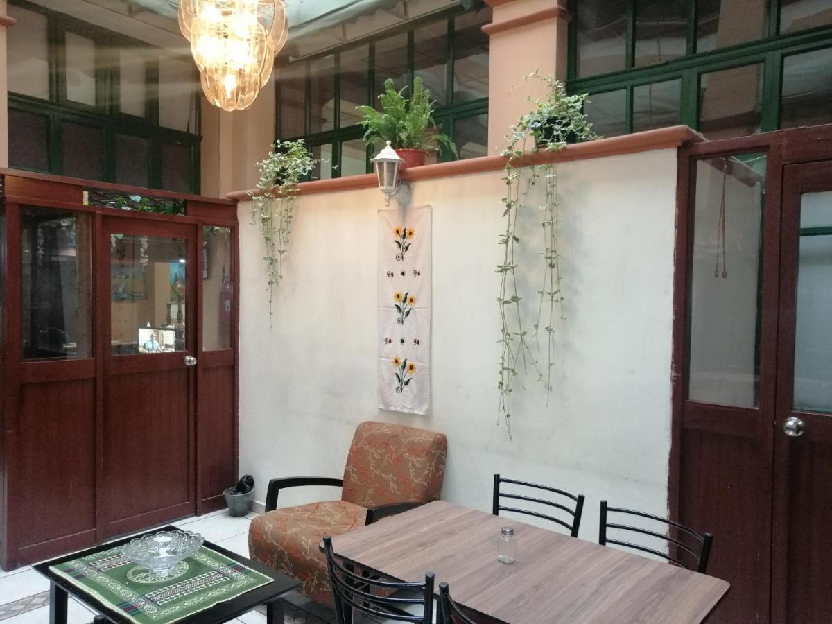 Hostal Victoria Quito Zewnętrze zdjęcie