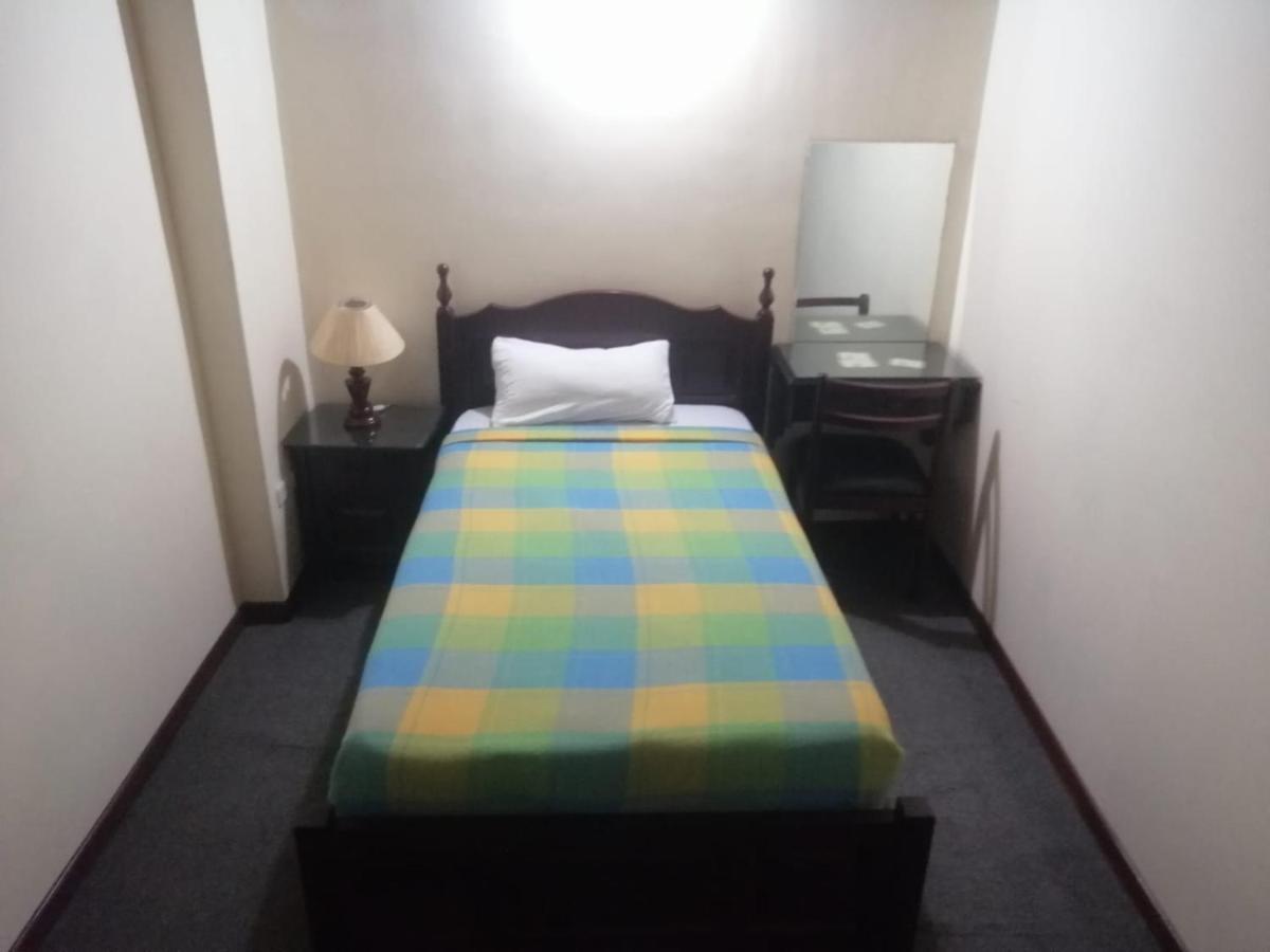 Hostal Victoria Quito Zewnętrze zdjęcie