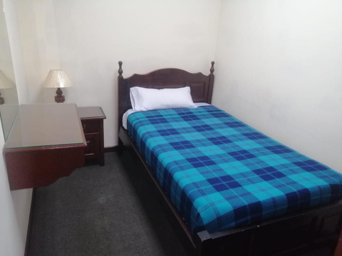 Hostal Victoria Quito Zewnętrze zdjęcie